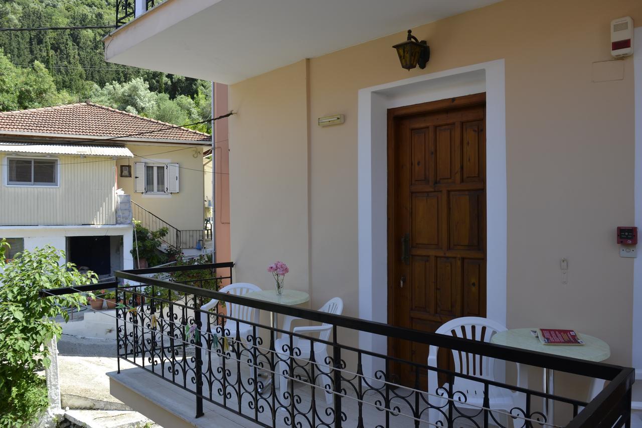 Geroulis Stefanos Studios Vasiliki  Bagian luar foto